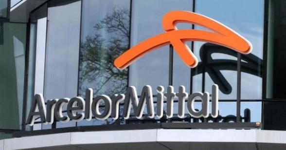 ArcelorMittal pierde 63 mdd por menor valor en mina